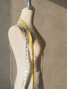 Як правильно визначити розмірний ряд для замовлення одягу: практичні рекомендації для бізнесу